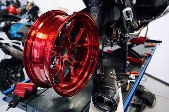 Spolupráca MD-Bavaria Žilina Motorrad a TITAX: CUSTOM kované kolesá na mieru
